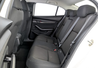 Подержанный автомобиль Mazda 3 Sedan 2019 года (12 фото)