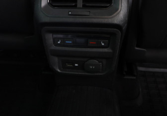 Подержанный автомобиль Volkswagen Tiguan 2018 года (16 фото)