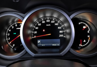 Подержанный автомобиль Suzuki Grand Vitara 2014 года (16 фото)