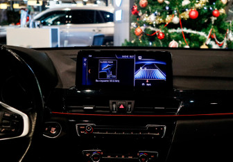 Подержанный автомобиль BMW X1 2018 года (20 фото)