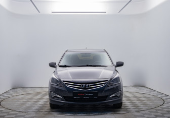 Подержанный автомобиль Hyundai Solaris Sedan 2015 года (2 фото)