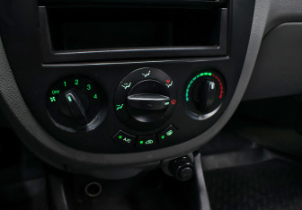 Подержанный автомобиль Chevrolet Lacetti Sedan 2009 года (15 фото)