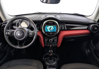 Подержанный автомобиль MINI Hatch 2020 года (14 фото)