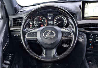Подержанный автомобиль Lexus LX 2021 года (22 фото)