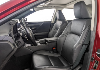 Подержанный автомобиль Lexus ES 2021 года (20 фото)