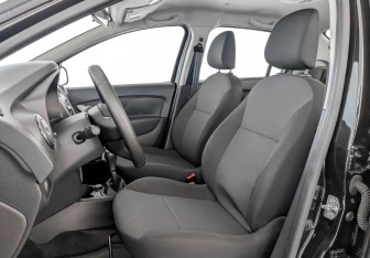 Подержанный автомобиль Renault Logan Sedan 2021 года (20 фото)