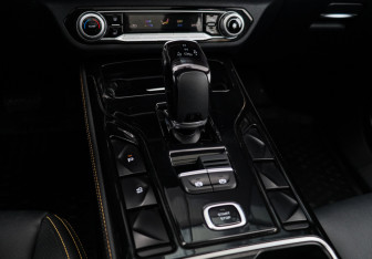 Подержанный автомобиль FAW Bestune T77 2024 года (16 фото)