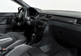 Подержанный автомобиль Skoda Rapid Liftback 2015 года (6 фото)