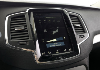 Подержанный автомобиль Volvo XC90 2019 года (17 фото)