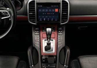 Подержанный автомобиль Porsche Cayenne 2015 года (14 фото)