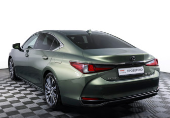 Подержанный автомобиль Lexus ES 2019 года (7 фото)