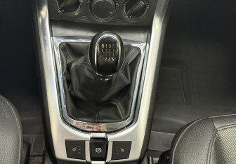 Подержанный автомобиль Opel Antara 2012 года (13 фото)