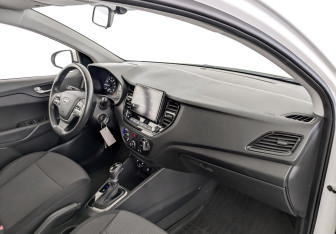 Подержанный автомобиль Hyundai Solaris Sedan 2021 года (11 фото)