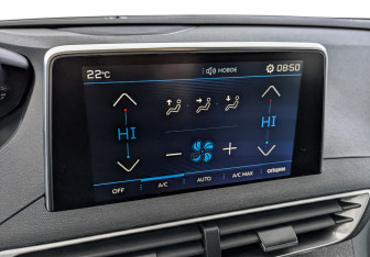 Подержанный автомобиль Peugeot 5008 Suv 2018 года (26 фото)