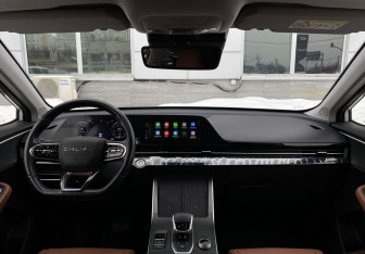 Подержанный автомобиль Omoda C5 2022 года (12 фото)