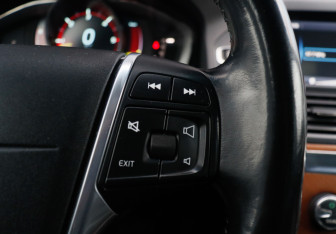 Подержанный автомобиль Volvo XC60 2013 года (16 фото)