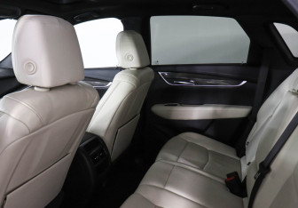Подержанный автомобиль Cadillac XT5 2021 года (12 фото)