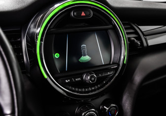 Подержанный автомобиль MINI Hatch 2019 года (15 фото)