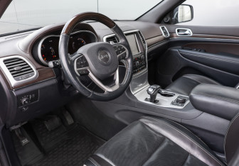 Подержанный автомобиль Jeep Grand Cherokee 2014 года (16 фото)