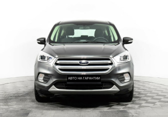 Подержанный автомобиль Ford Kuga 2017 года (2 фото)