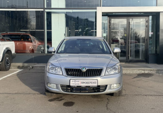 Подержанный автомобиль Skoda Octavia Liftback 2011 года (2 фото)