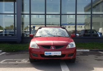 Подержанный автомобиль Mitsubishi Lancer Sedan 2005 года (2 фото)