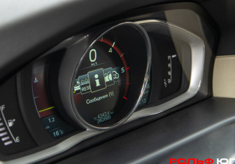Подержанный автомобиль Volvo XC70 2014 года (9 фото)