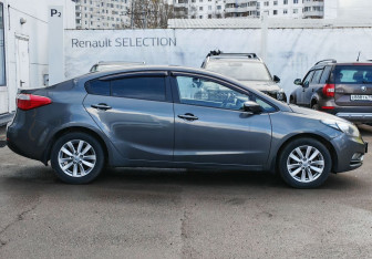 Подержанный автомобиль Kia Cerato Sedan 2015 года (4 фото)