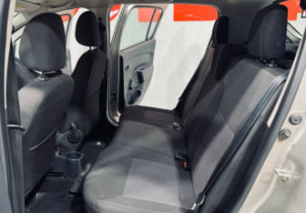 Подержанный автомобиль Renault Sandero 2020 года (17 фото)