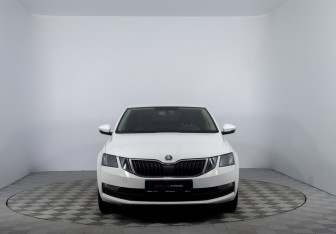Подержанный автомобиль Skoda Octavia Liftback 2020 года (2 фото)