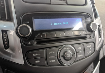 Подержанный автомобиль Chevrolet Cruze Sedan 2013 года (24 фото)