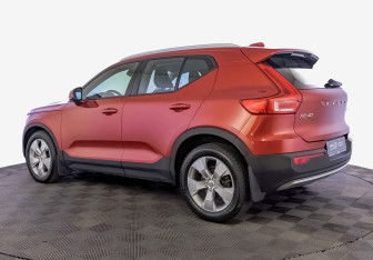 Подержанный автомобиль Volvo XC40 2019 года (7 фото)