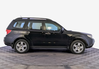 Подержанный автомобиль Subaru Forester Suv 2010 года (4 фото)