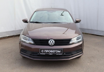 Подержанный автомобиль Volkswagen Jetta Sedan 2016 года (2 фото)
