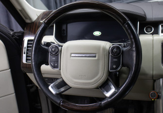 Подержанный автомобиль Land Rover Range Rover 2015 года (16 фото)