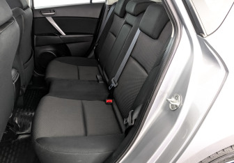 Подержанный автомобиль Mazda 3 Hatchback 2012 года (18 фото)