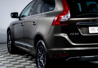Подержанный автомобиль Volvo XC60 2015 года (18 фото)