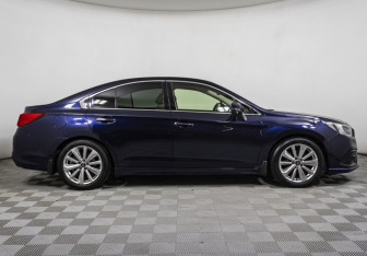 Подержанный автомобиль Subaru Legacy Sedan 2018 года (4 фото)