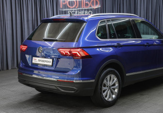Подержанный автомобиль Volkswagen Tiguan 2022 года (21 фото)