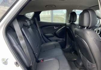 Подержанный автомобиль Hyundai ix35 2011 года (21 фото)