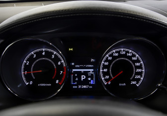 Подержанный автомобиль Peugeot 4007 2011 года (7 фото)