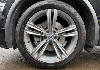 Подержанный автомобиль Volkswagen Tiguan 2019 года (9 фото)
