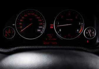 Подержанный автомобиль BMW X3 2014 года (11 фото)