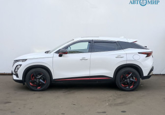 Подержанный автомобиль Omoda C5 2023 года (8 фото)