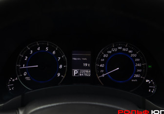 Подержанный автомобиль Infiniti FX 2013 года (9 фото)