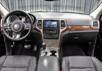 Подержанный автомобиль Jeep Grand Cherokee 2012 года (14 фото)