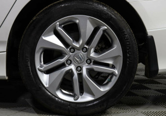 Подержанный автомобиль Honda Accord Sedan 2020 года (8 фото)