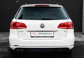 Подержанный автомобиль Volkswagen Passat Wagon 2013 года (6 фото)
