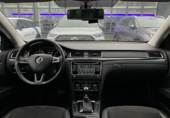 Подержанный автомобиль Skoda Superb Wagon 2014 года (12 фото)