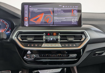 Подержанный автомобиль BMW X4 2023 года (20 фото)